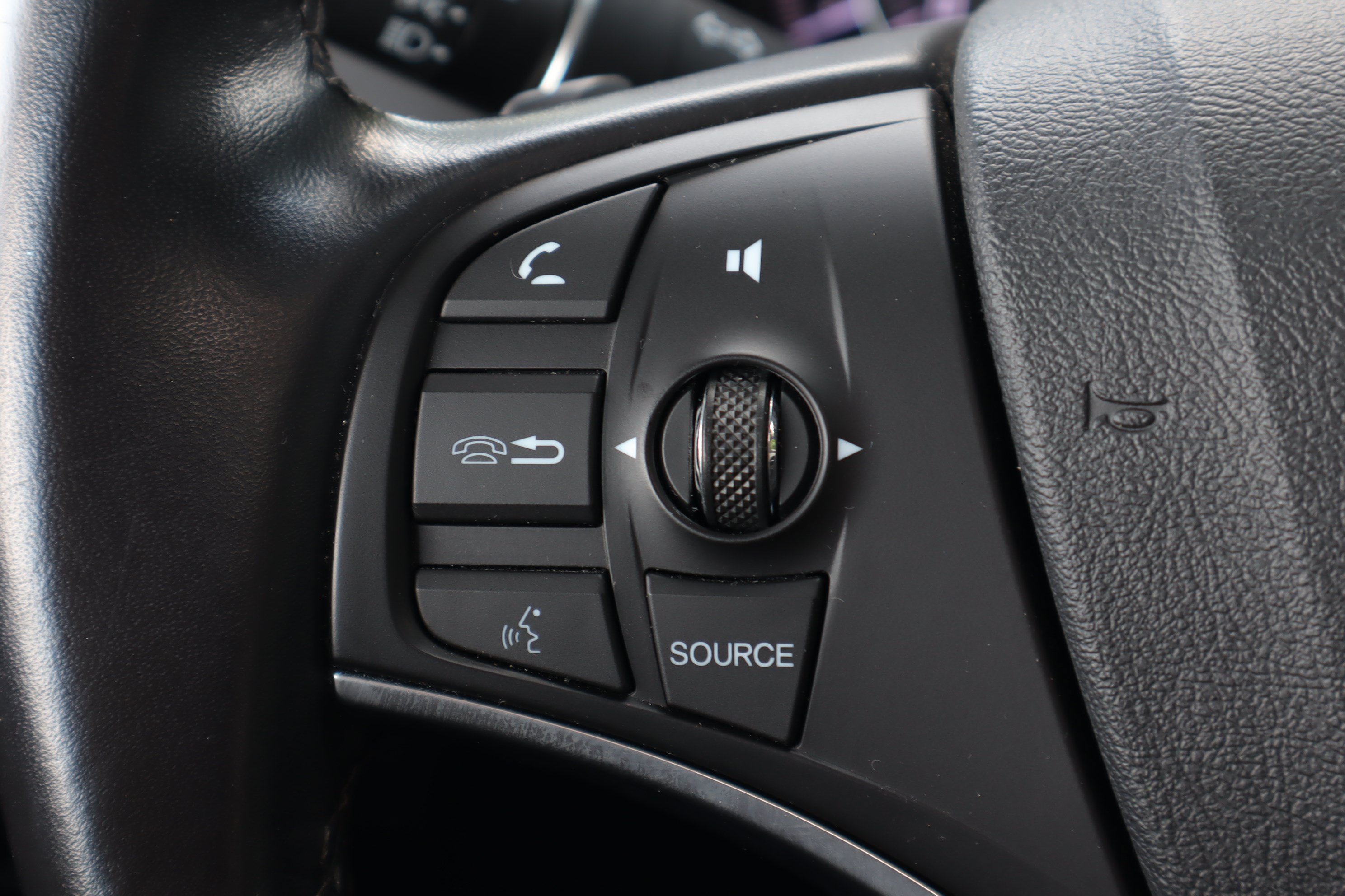 Used 2020 Acura MDX SH-AWD w/ Technology Package image 19