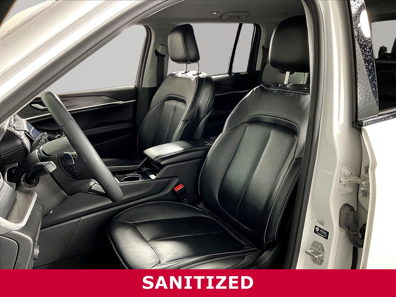 Used 2023 Jeep Grand Cherokee Limited w/ Black Appearance Package AWD/4WD image 20