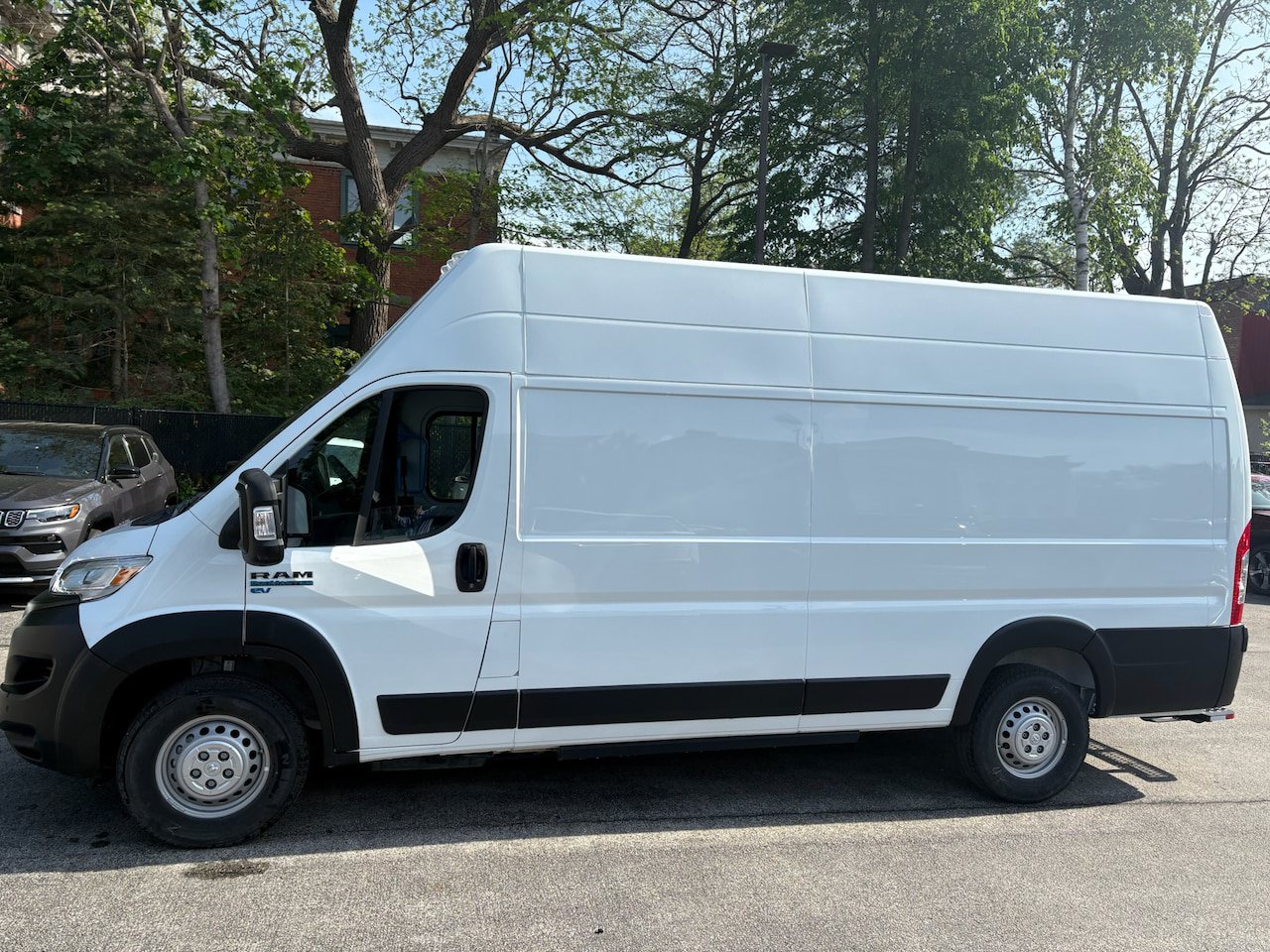 Used 2024 RAM ProMaster 3500 w/ Delivery Van Package FWD image 5