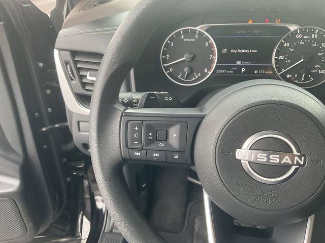 Used 2023 Nissan Rogue S image 19