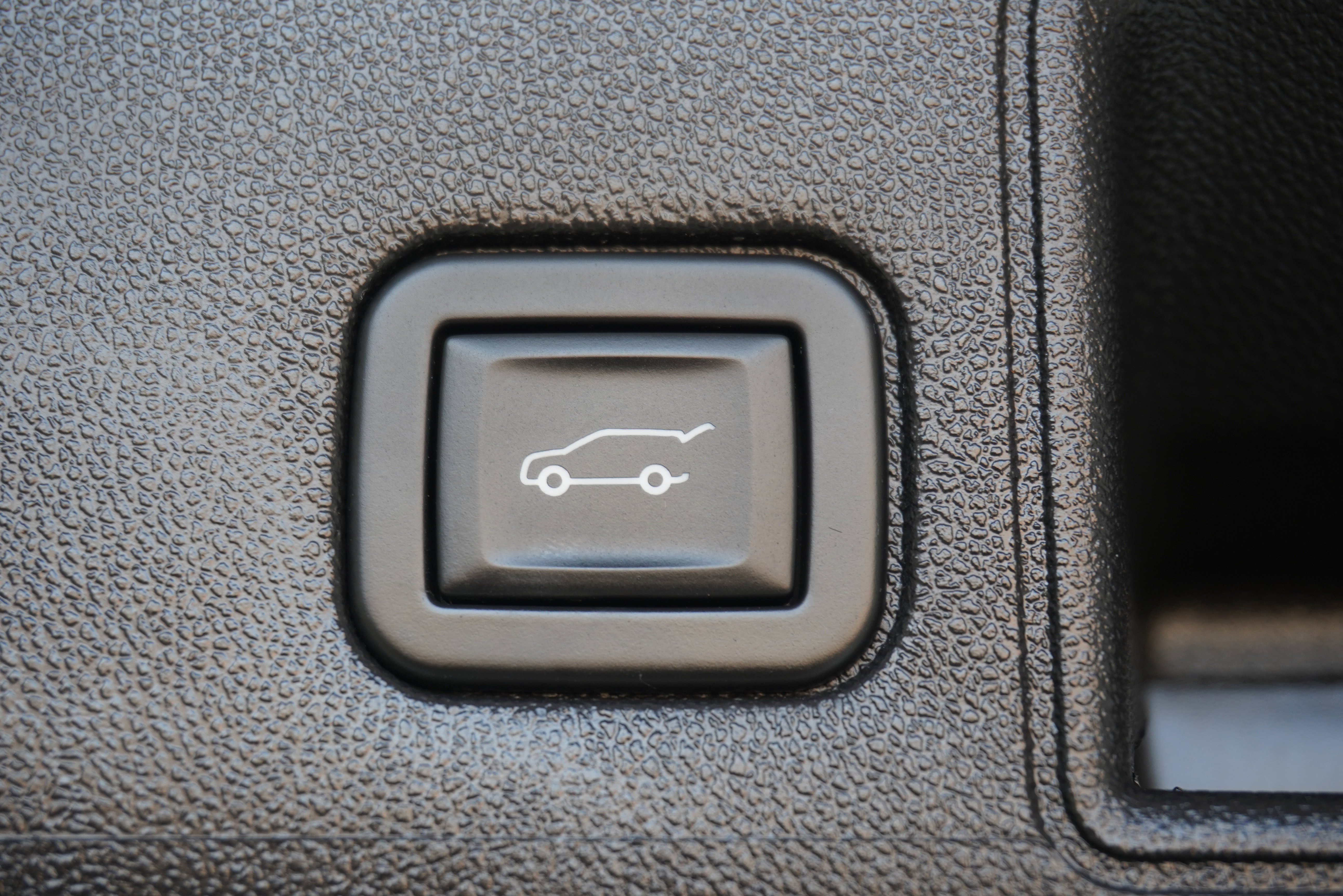 Used 2023 GMC Terrain SLT w/ Tech Package image 29