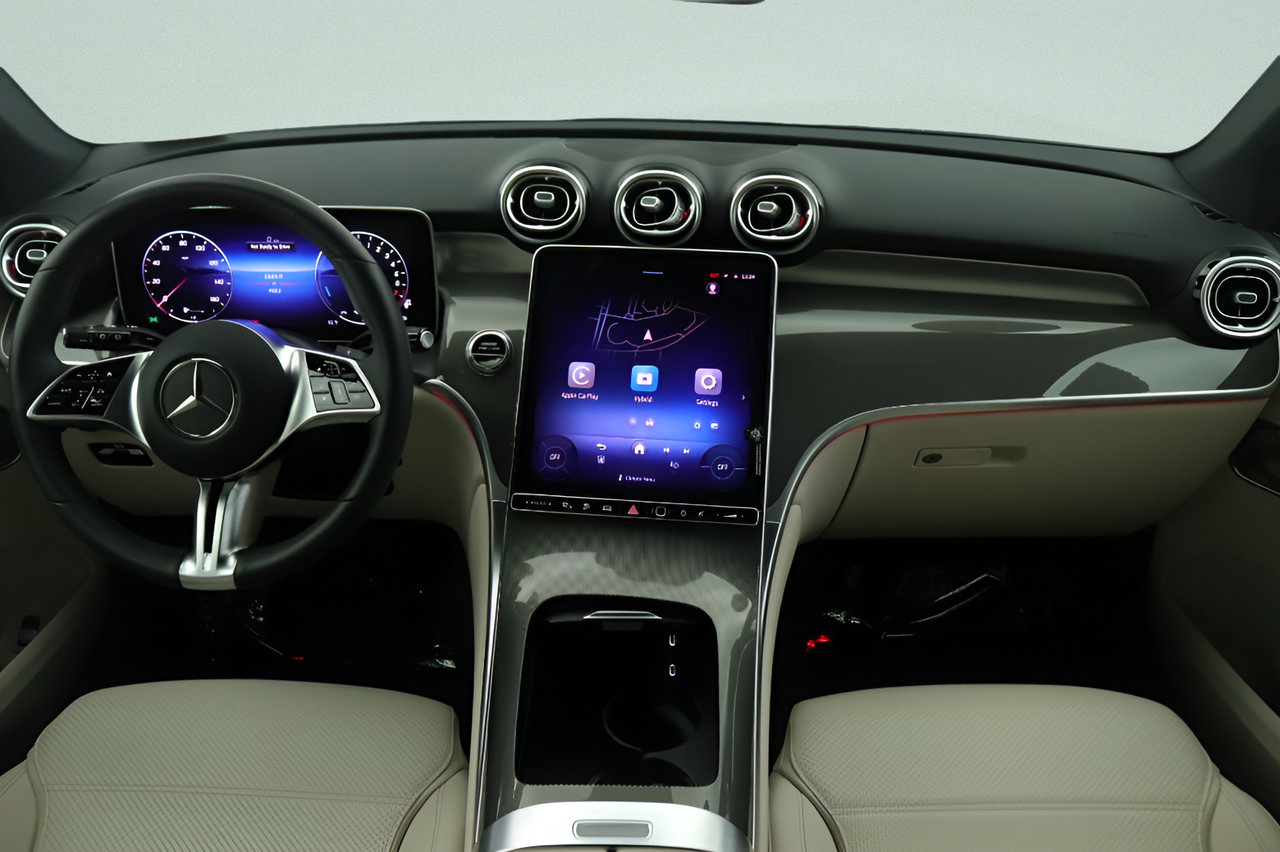 Certified 2025 Mercedes-Benz GLC 350e 4MATIC image 7