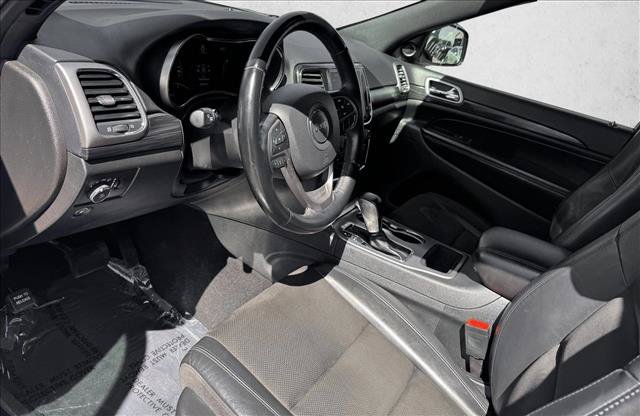 Used 2021 Jeep Grand Cherokee Laredo X AWD/4WD image 11
