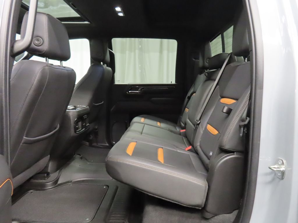 Used 2024 GMC Sierra 2500 AT4 w/ Technology Package AWD/4WD image 13