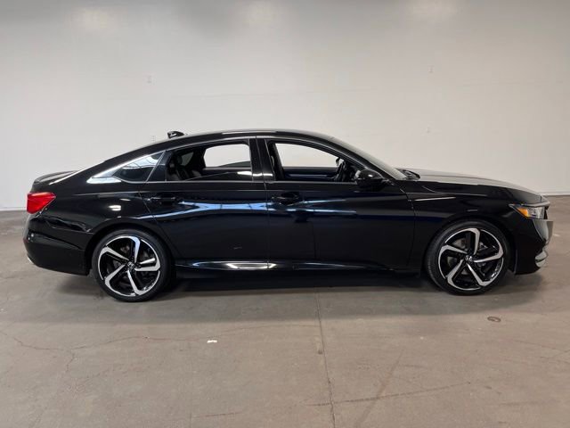 Used 2018 Honda Accord Sport image 2