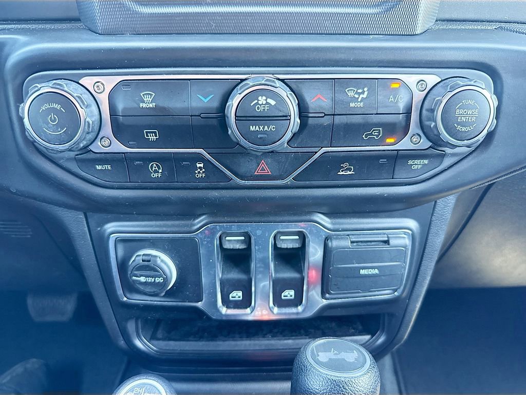 Used 2022 Jeep Wrangler Sport AWD/4WD image 17