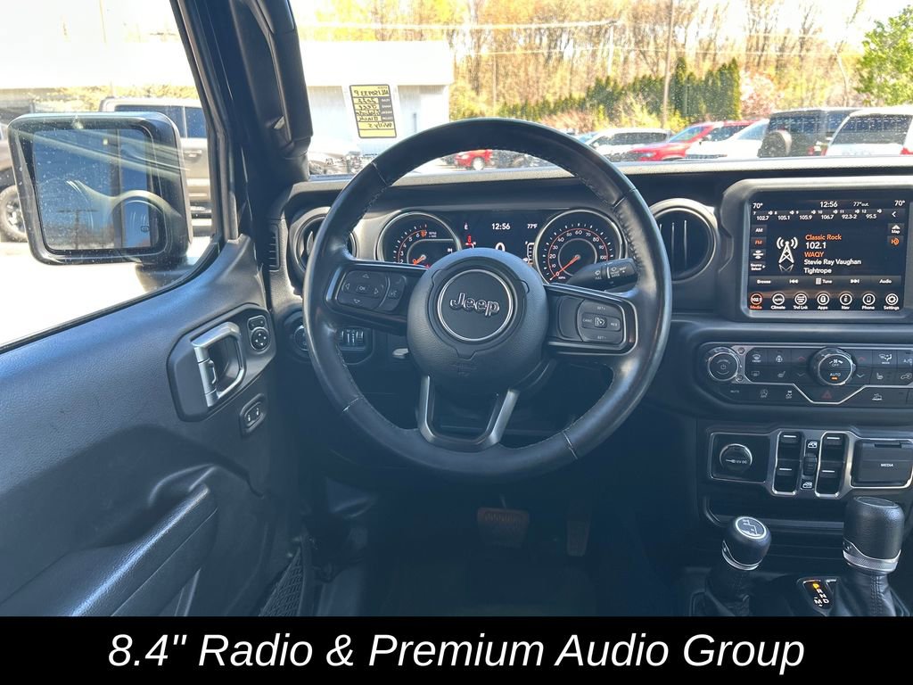 Used 2022 Jeep Gladiator Willys AWD/4WD image 16