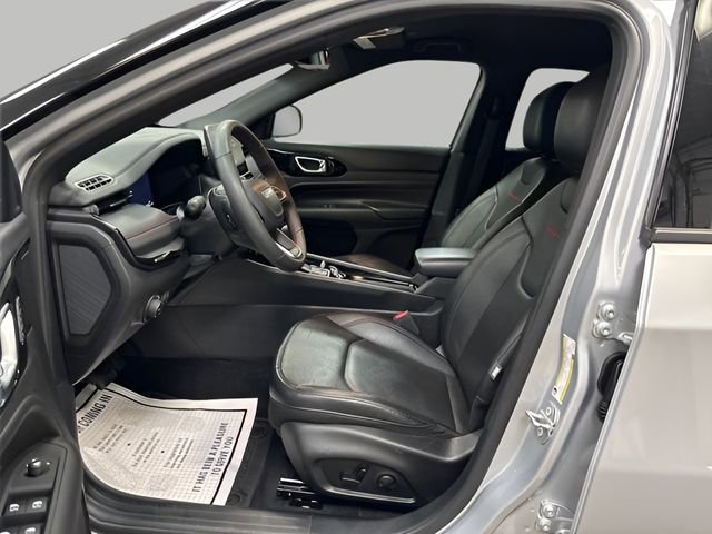 Used 2025 Jeep Compass Trailhawk w/ Trailhawk Elite Group image 9