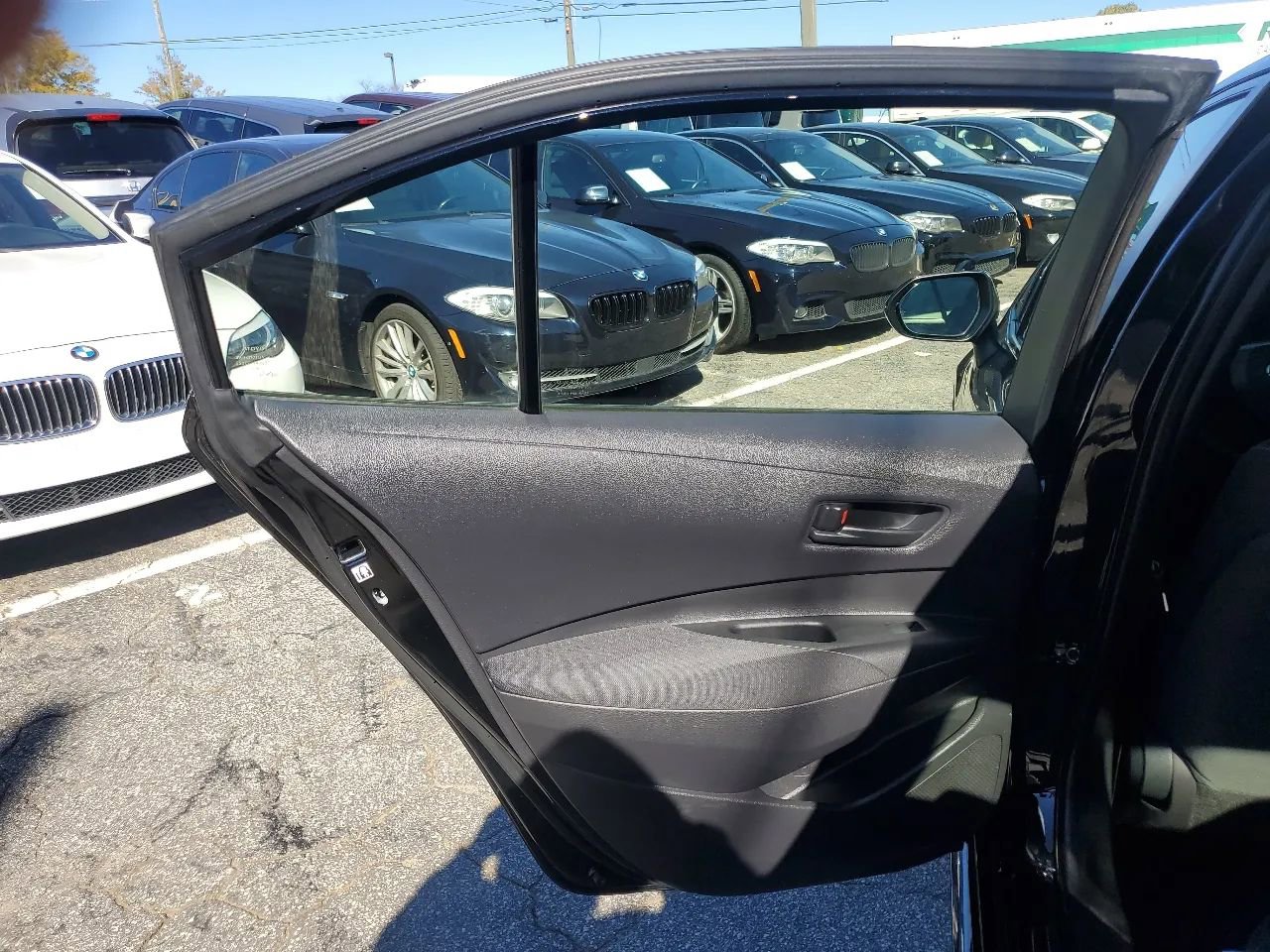 Used 2023 Toyota Corolla LE image 28