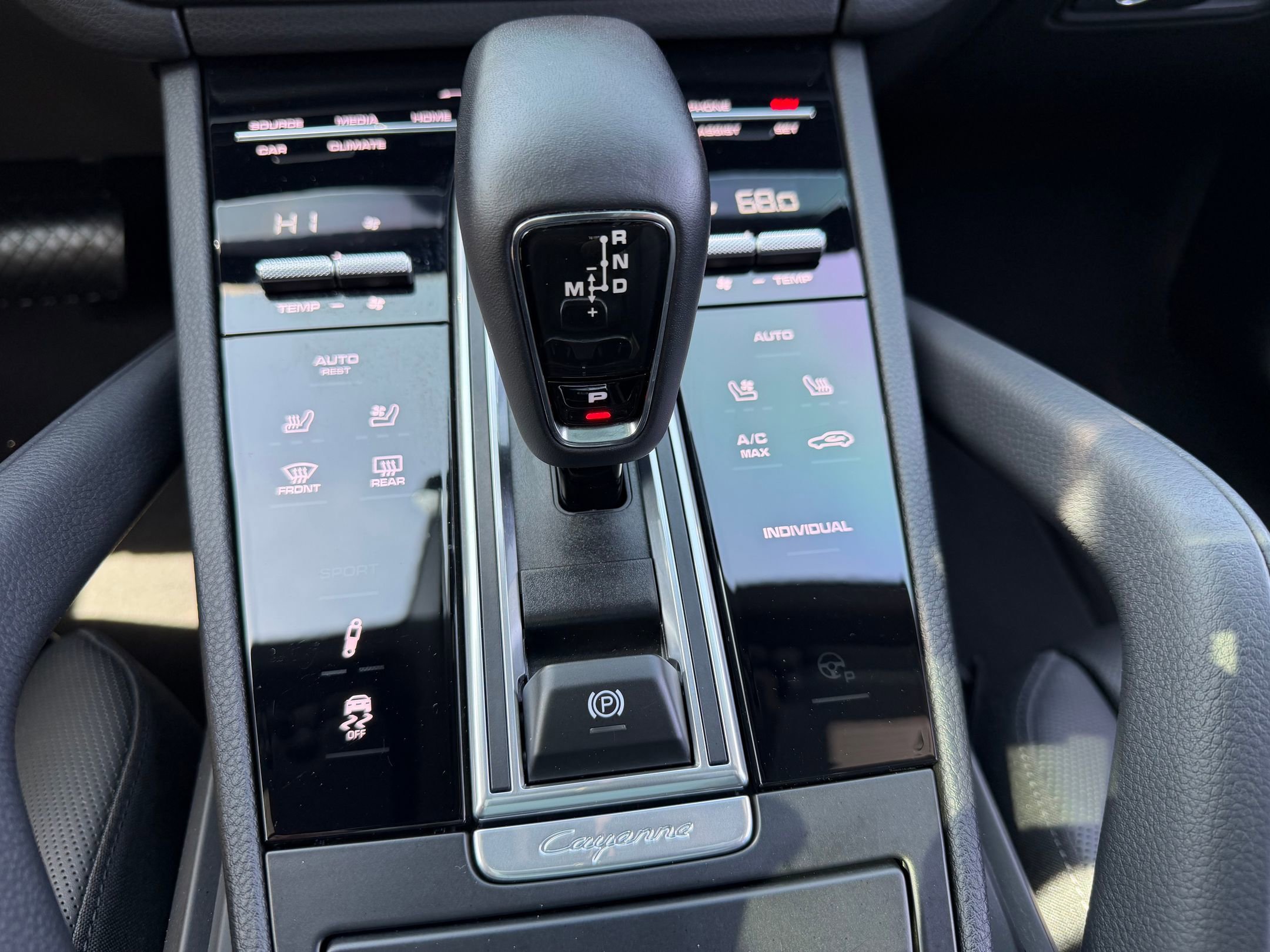 Used 2023 Porsche Cayenne E-Hybrid image 27