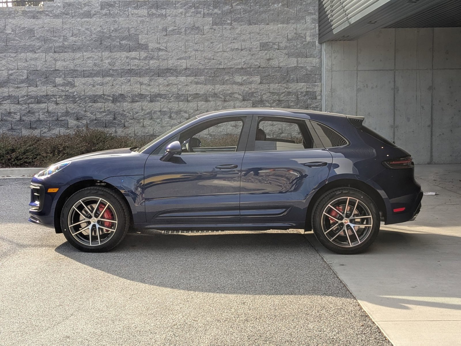 Certified 2026 Porsche Macan S AWD/4WD image 2