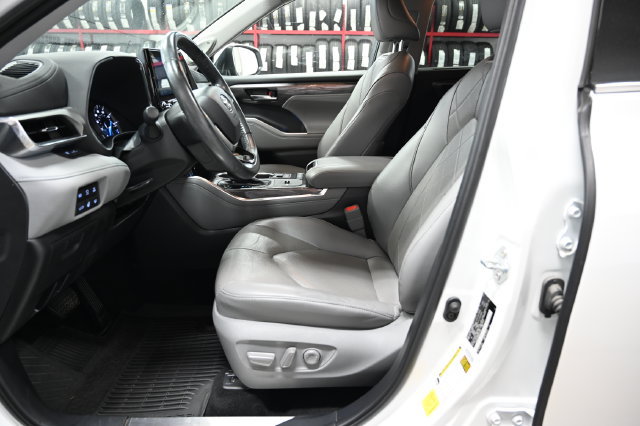 Used 2022 Toyota Highlander Platinum AWD/4WD image 10