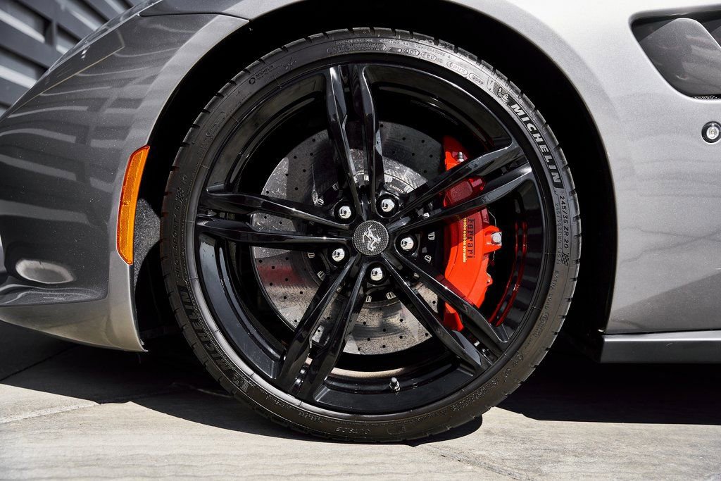 Used 2020 Ferrari GTC4Lusso image 3