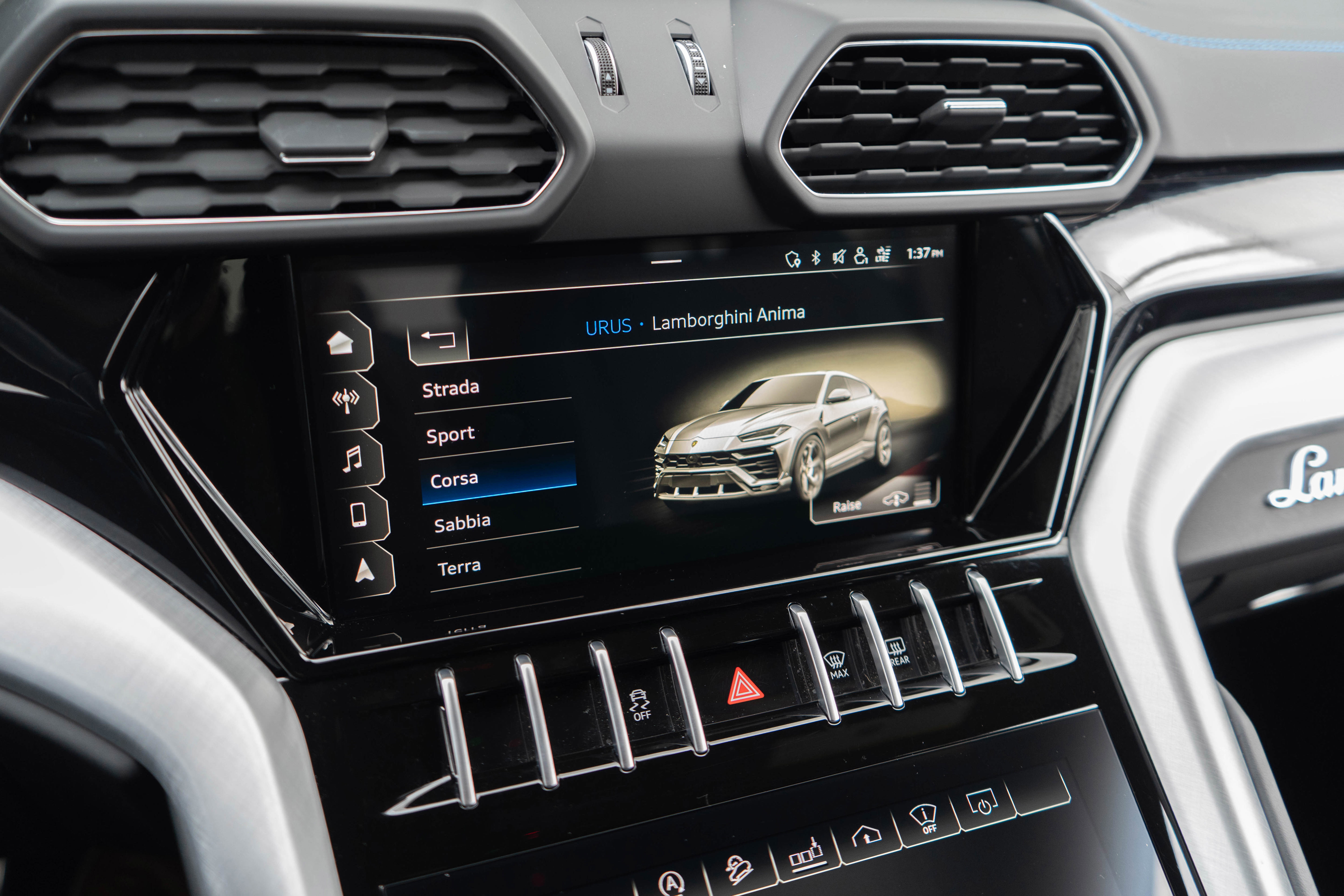 Used 2021 Lamborghini Urus image 20