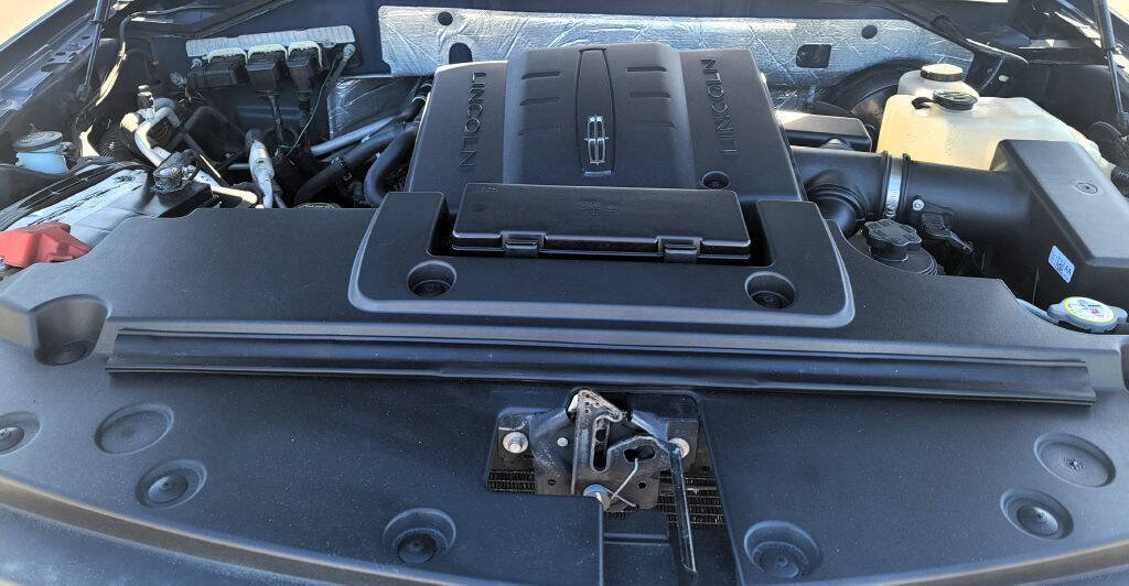 Used 2014 Lincoln Navigator L 2WD image 21