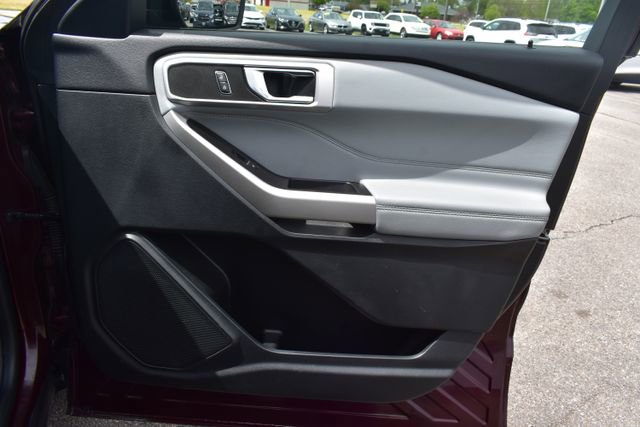 Used 2022 Ford Explorer XLT w/ Equipment Group 202A AWD/4WD image 48