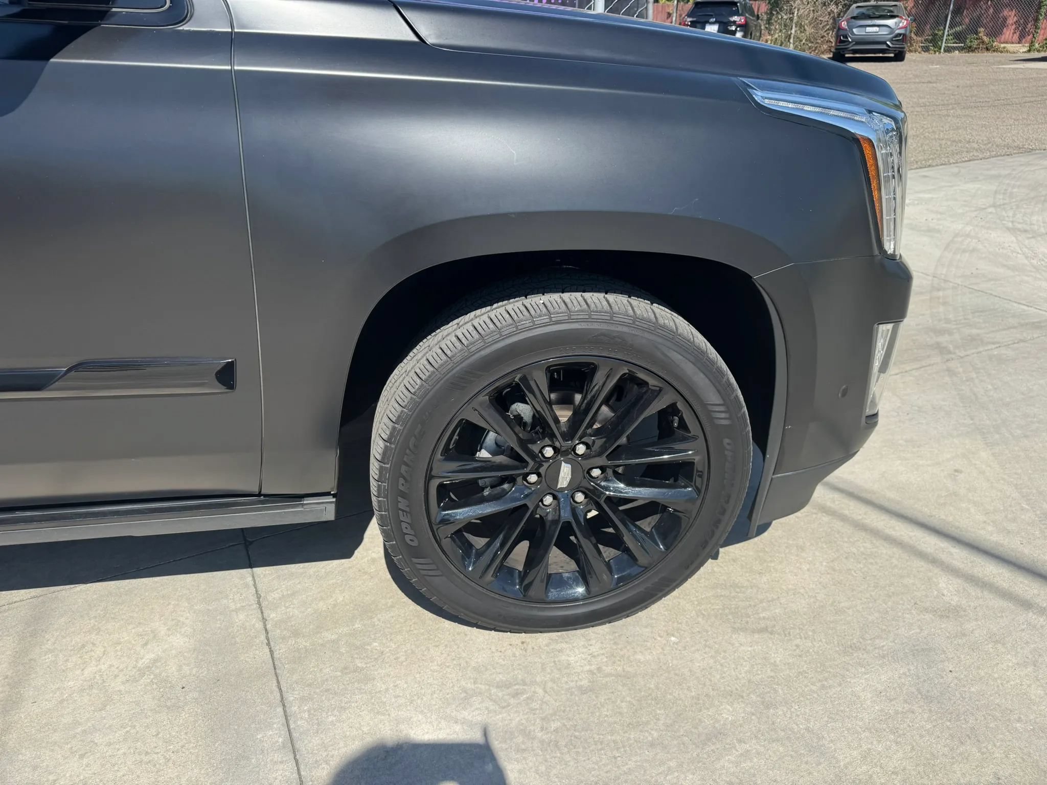Used 2019 Cadillac Escalade Platinum w/ Escalade Sport Edition AWD/4WD image 30
