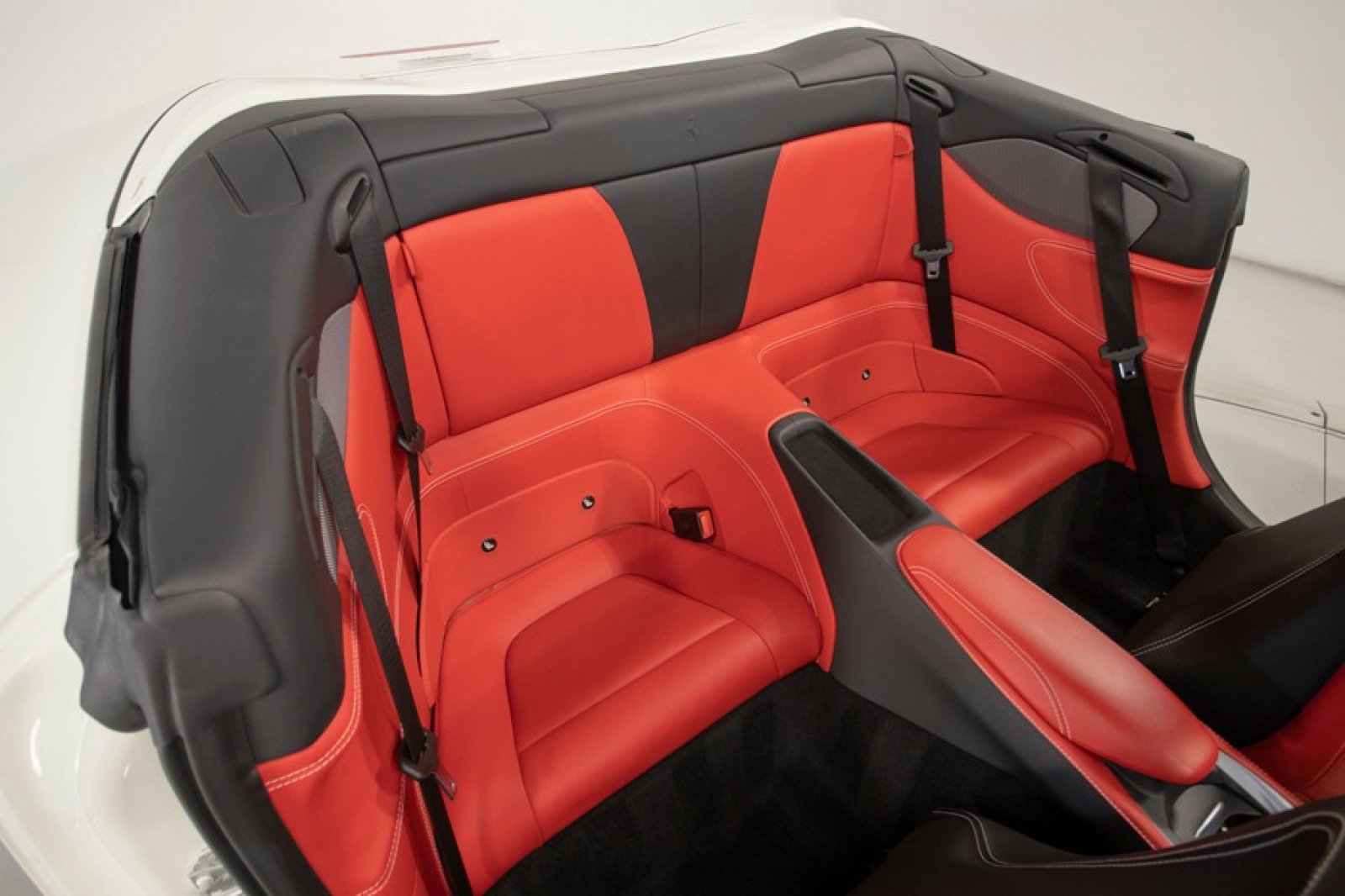 Used 2019 Ferrari Portofino image 55