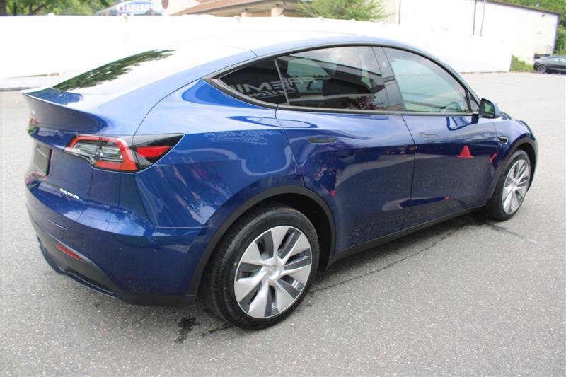 Used 2024 Tesla Model Y Long Range AWD/4WD image 7