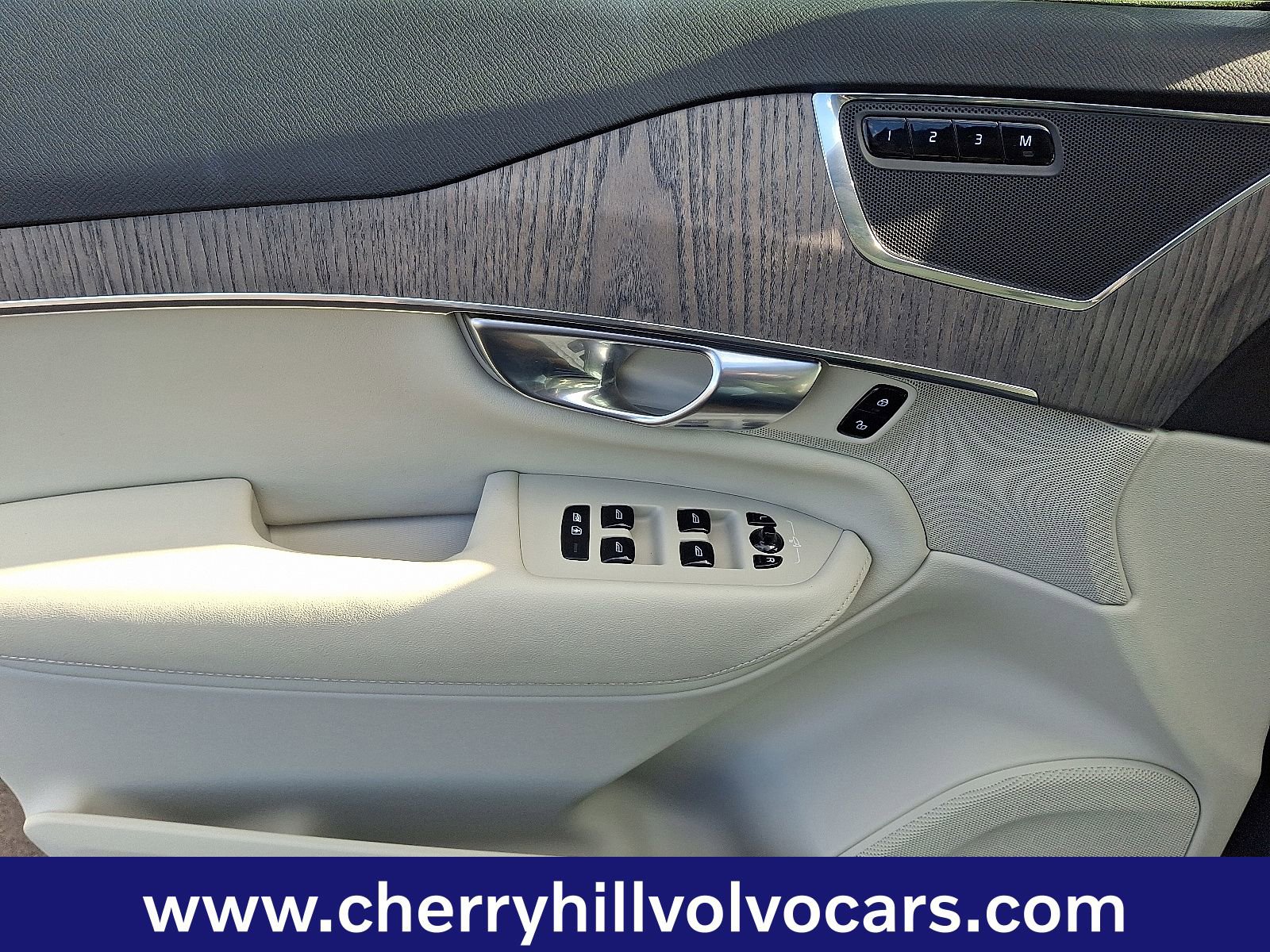 Certified 2023 Volvo XC90 B6 Plus image 13