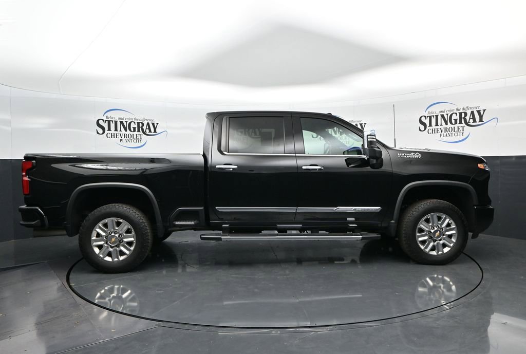 Used 2024 Chevrolet Silverado 2500 High Country w/ High Country Premium Package image 4