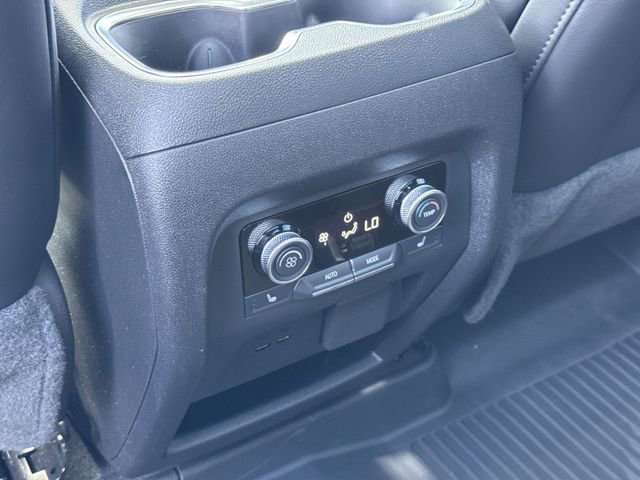 Used 2025 Buick Enclave Avenir image 22