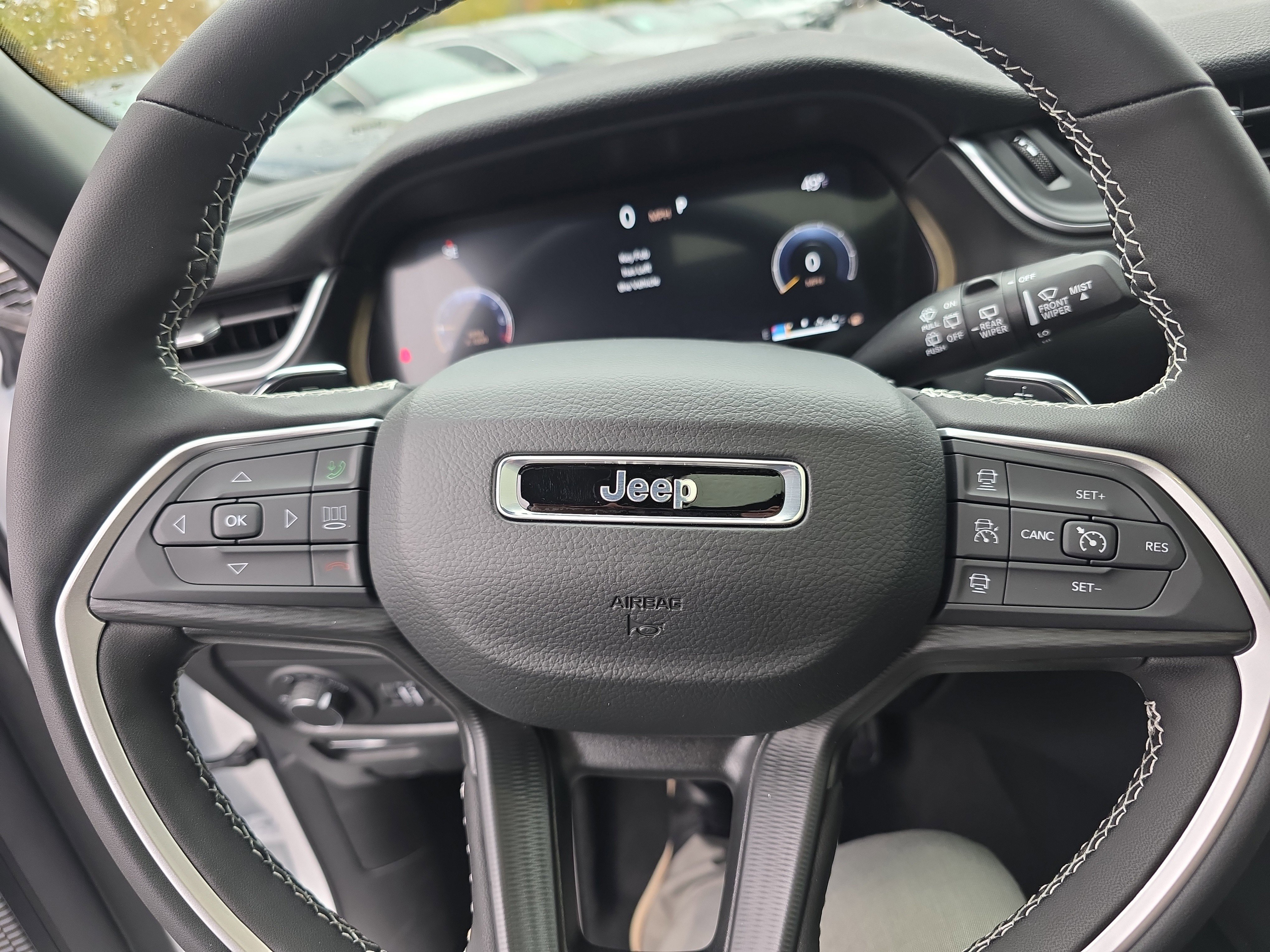 New 2025 Jeep Grand Cherokee Altitude image 11