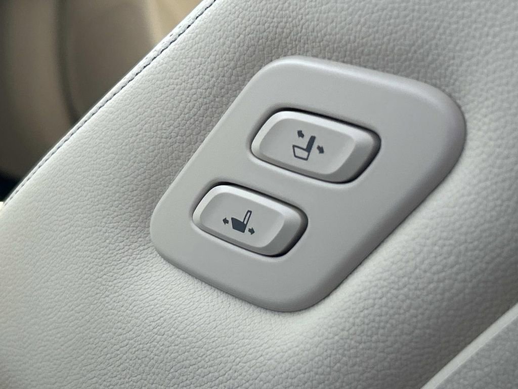 New 2026 Genesis G70 2.5T Prestige image 23