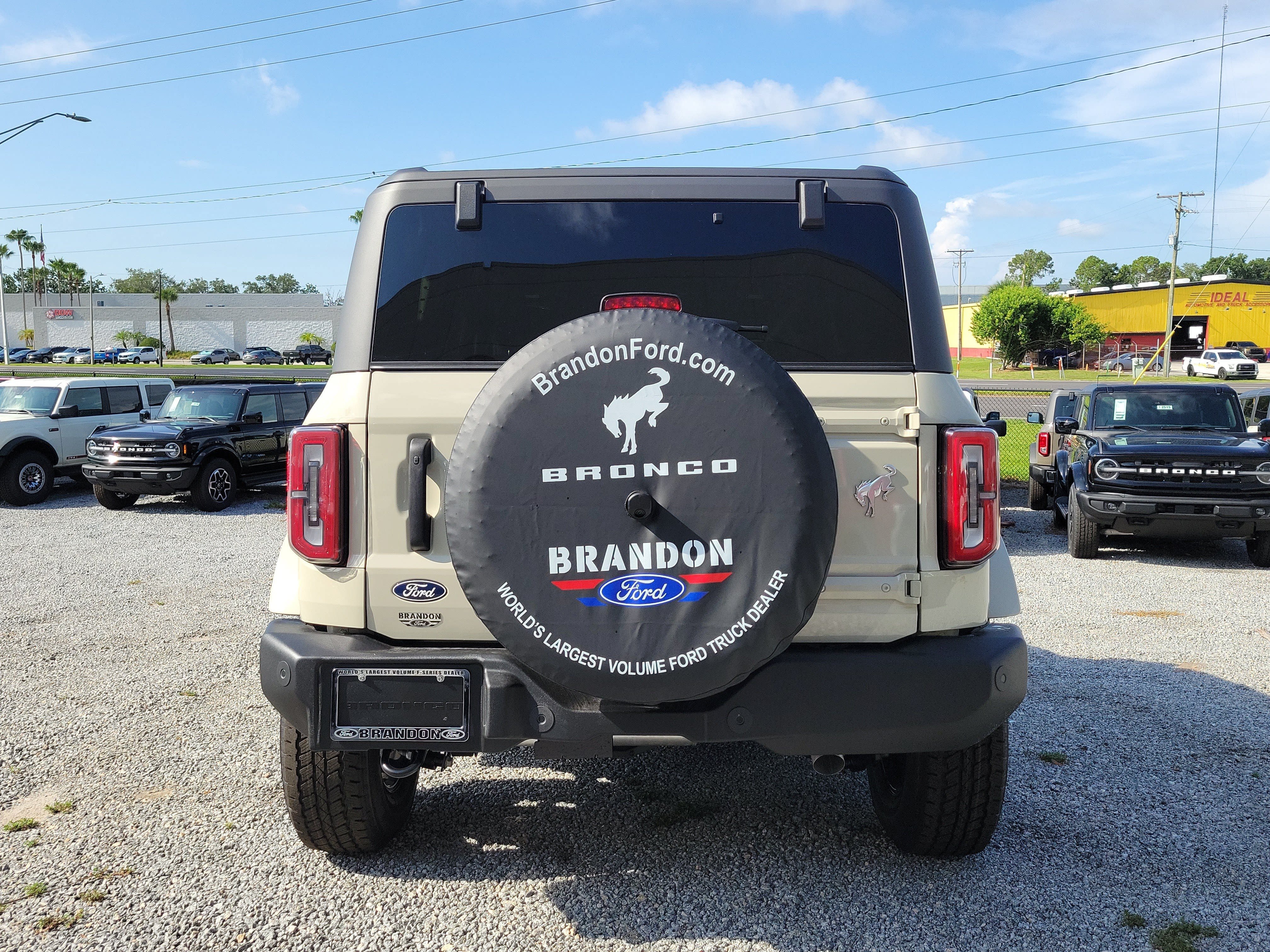 New 2026 Ford Bronco Outer Banks AWD/4WD image 9