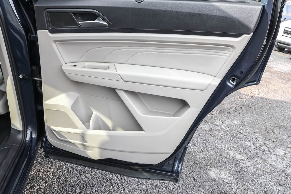 Used 2022 Volkswagen Atlas SE image 31