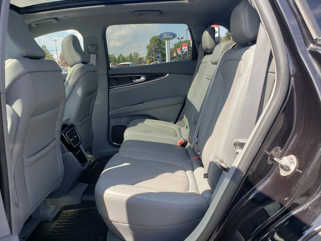 Used 2021 Lincoln Nautilus Reserve w/ Equipment Group 201A AWD/4WD image 12