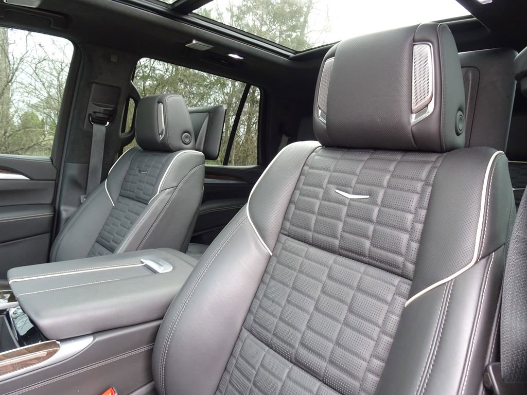 Certified 2025 Cadillac Escalade Sport Platinum w/ LPO, Floor Liner Package image 10