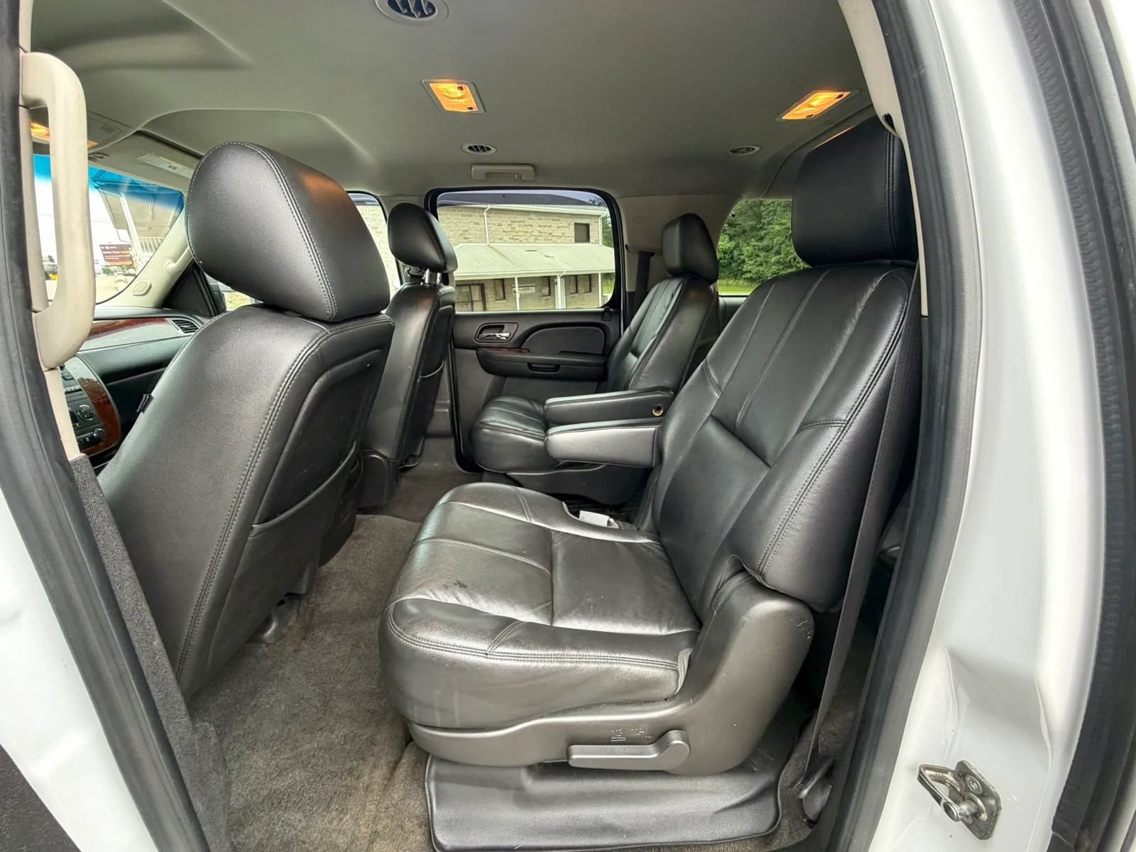 Used 2012 Chevrolet Suburban LT w/ Luxury Package AWD/4WD image 26