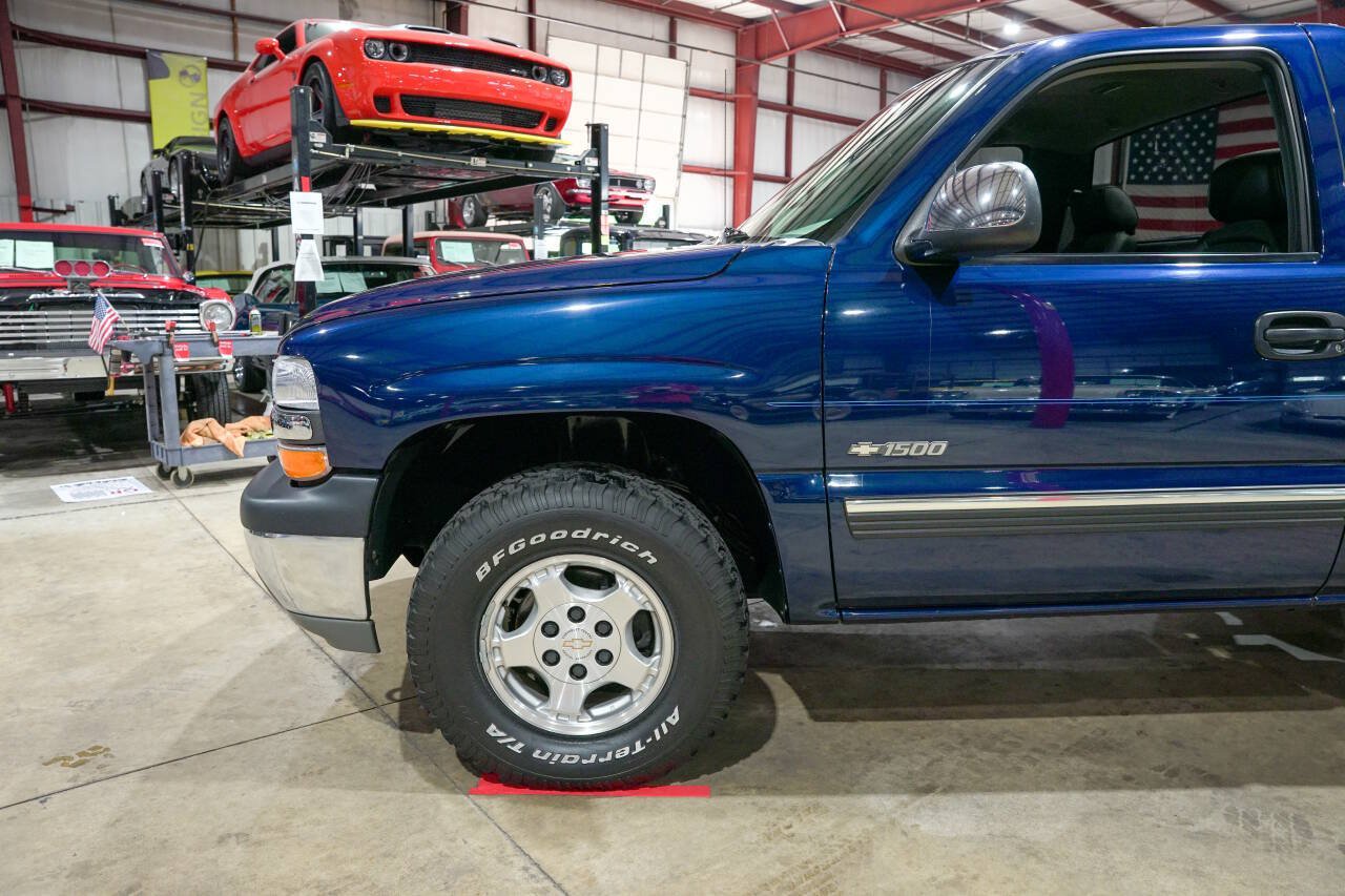 Used 2001 Chevrolet Silverado 1500 LS w/ Off-Road Chassis Pkg AWD/4WD image 3