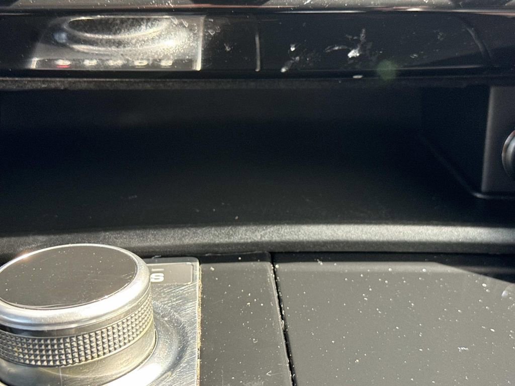 Used 2020 Land Rover Discovery HSE image 6