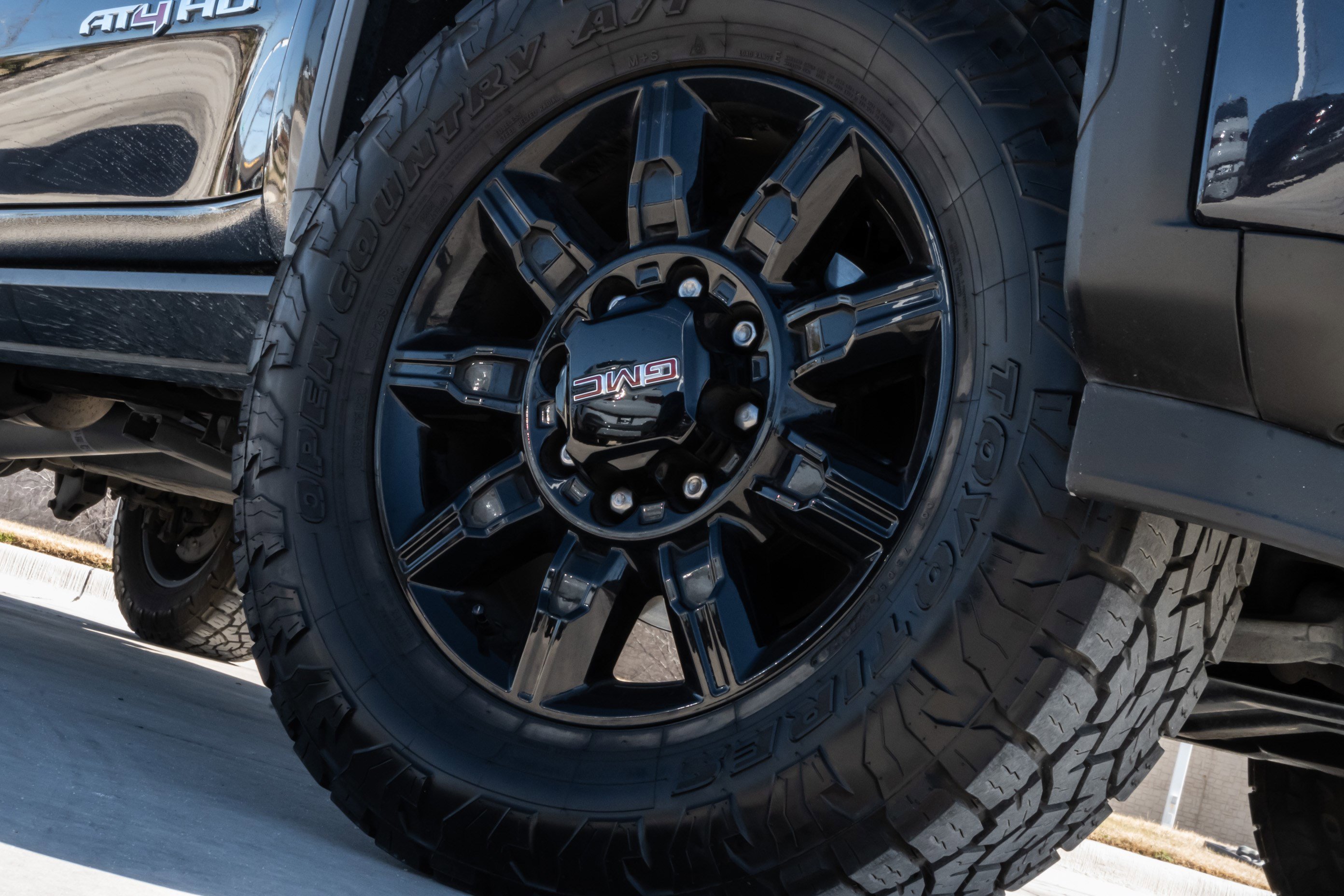 Used 2024 GMC Sierra 2500 AT4 w/ AT4 Premium Plus Package image 9