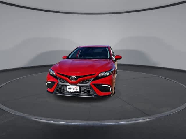 Used 2022 Toyota Camry SE FWD image 3