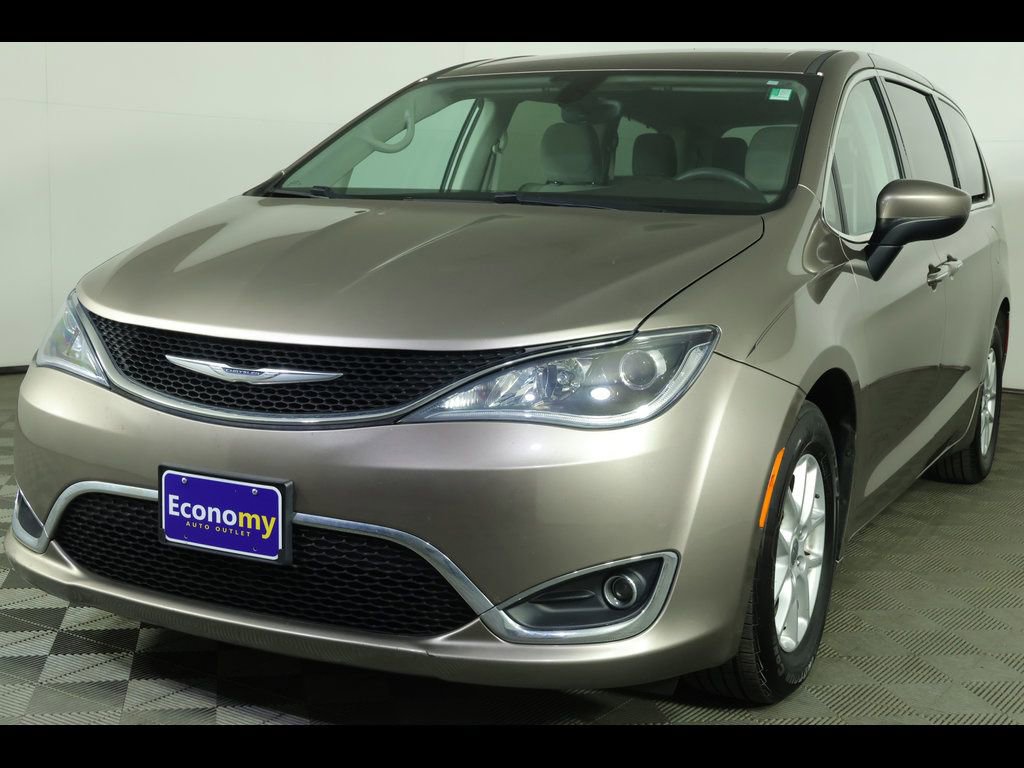 Used 2017 Chrysler Pacifica Touring Plus FWD image 1
