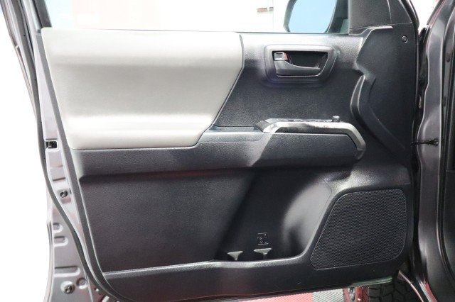 Used 2017 Toyota Tacoma SR5 w/ Tow Package RWD image 30