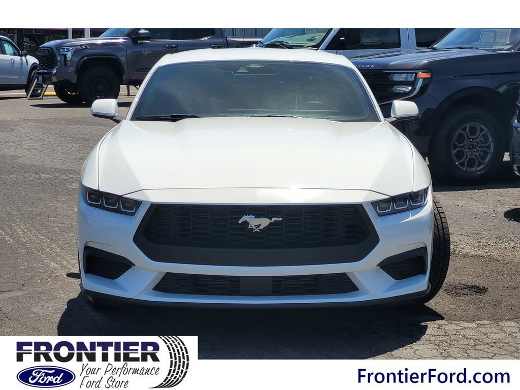 Used 2024 Ford Mustang Coupe RWD image 3