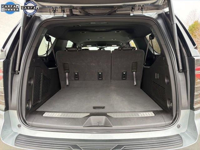 Used 2025 Chevrolet Suburban Z71 image 18