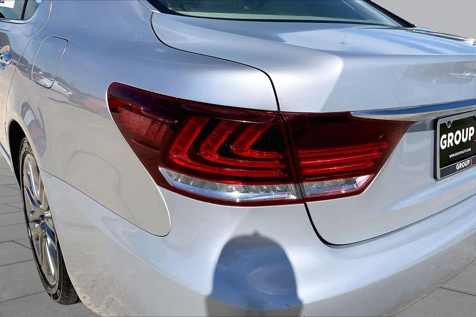 Used 2017 Lexus LS 460 w/ Comfort Package RWD image 28