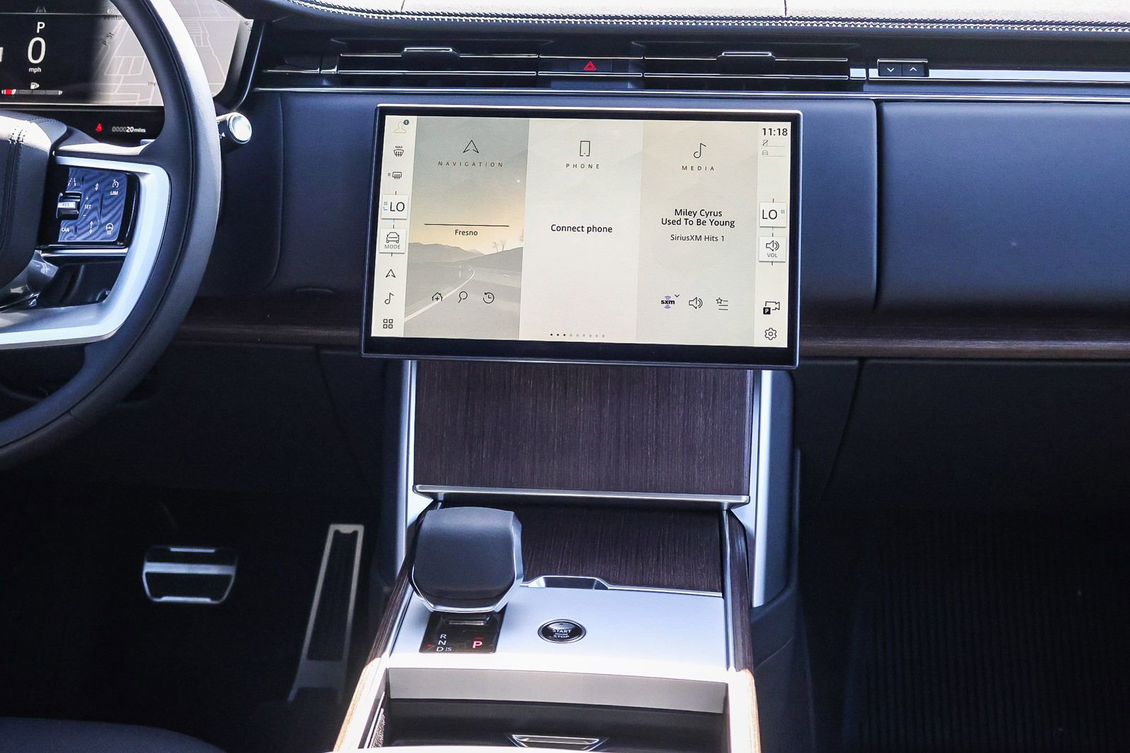 New 2025 Land Rover Range Rover SE image 24