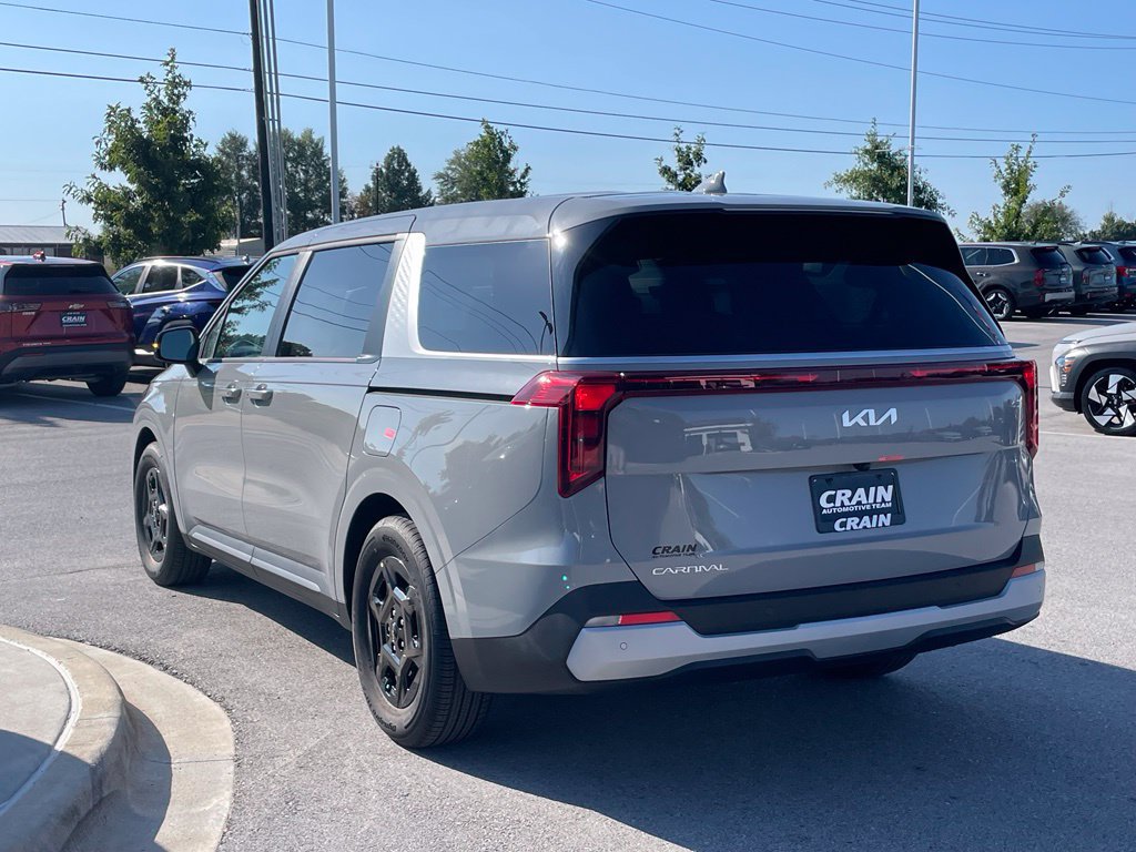 New 2027 Kia Carnival FWD image 5