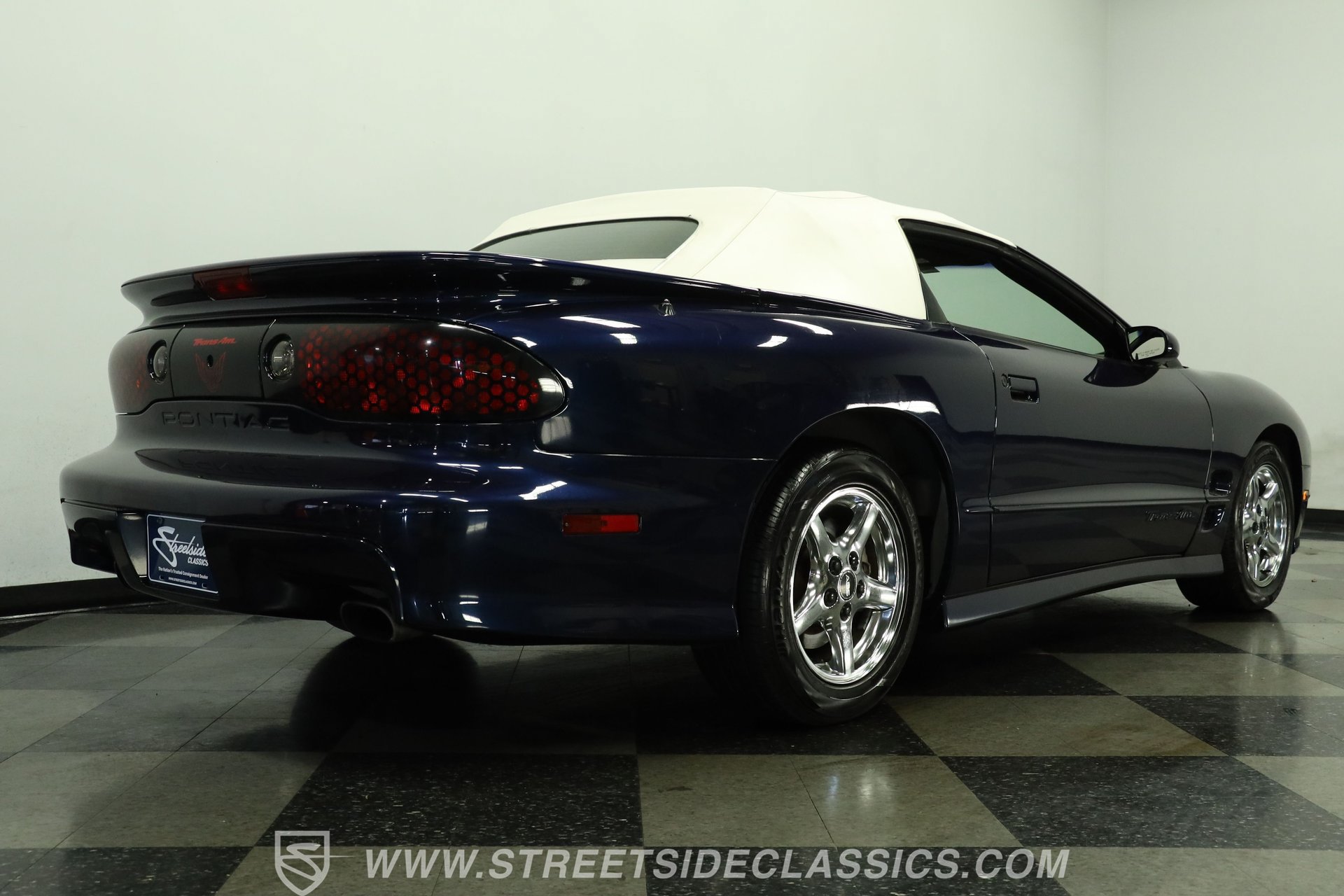 Used 2001 Pontiac Firebird Trans Am RWD image 26
