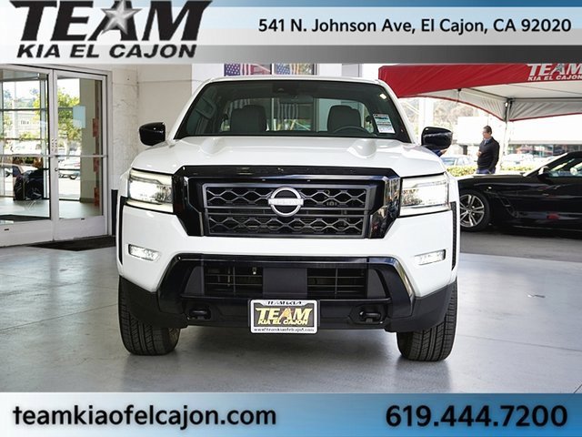 Used 2023 Nissan Frontier SV w/ Midnight Edition Package image 4