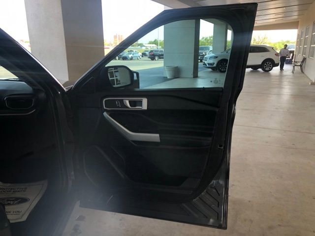 Used 2020 Ford Explorer XLT w/ Equipment Group 202A image 18