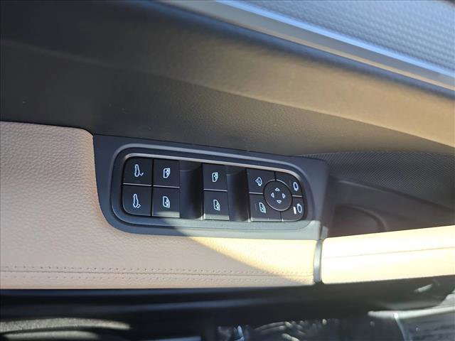 Used 2024 Porsche Cayenne Coupe AWD/4WD image 28