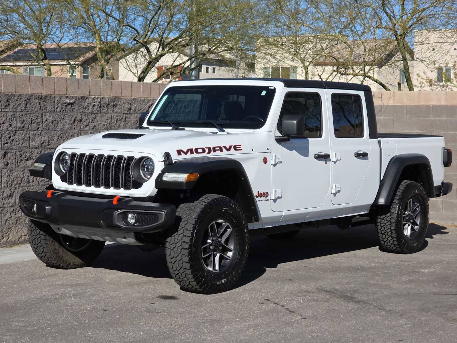 Certified 2024 Jeep Gladiator Mojave w/ Technology Group image 5