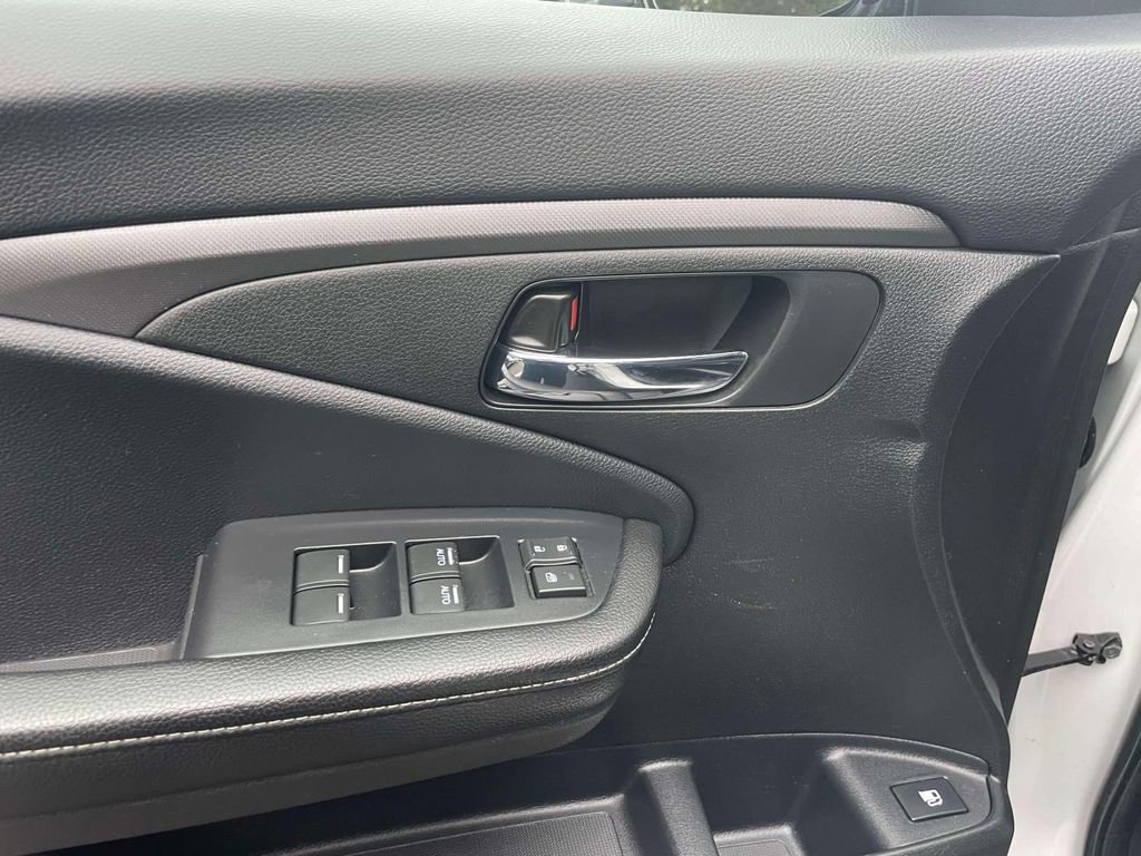 Used 2024 Honda Ridgeline Sport image 19